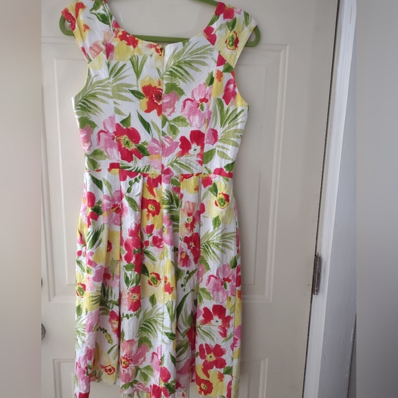 Lovely Vintage Style Summer mod cloth dress. - Picture 5 of 7